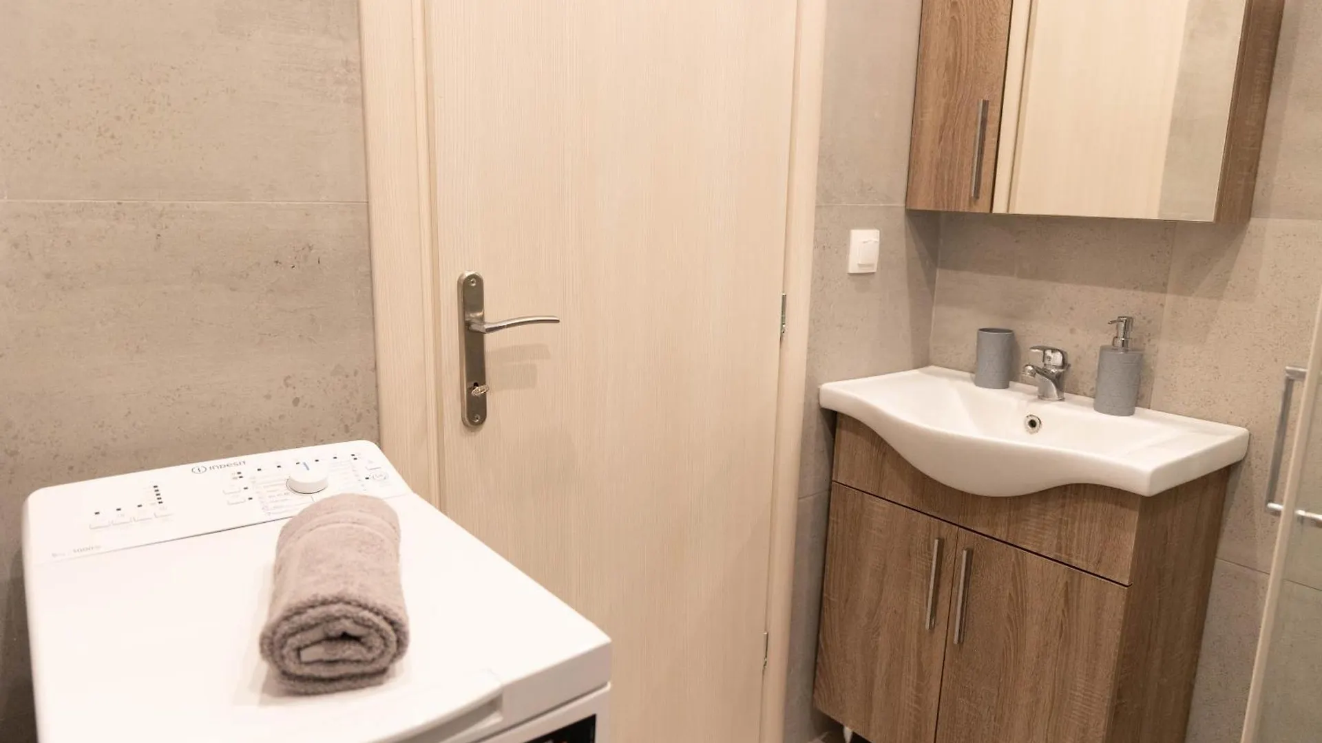 Skg Subway Apartments Szaloniki